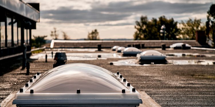 VELUX: un nou luminator pentru acoperiș terasă