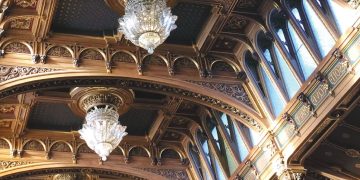Tavane decorative casetate sau cu grinzi aparente
