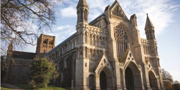 Catedrala din St Albans ﻿două milenii de istorie și arhitectură britanică