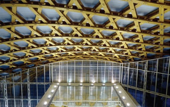 Centrul Pompidou din Metz – acoperiș și fațade din grinzi lamelare împletite